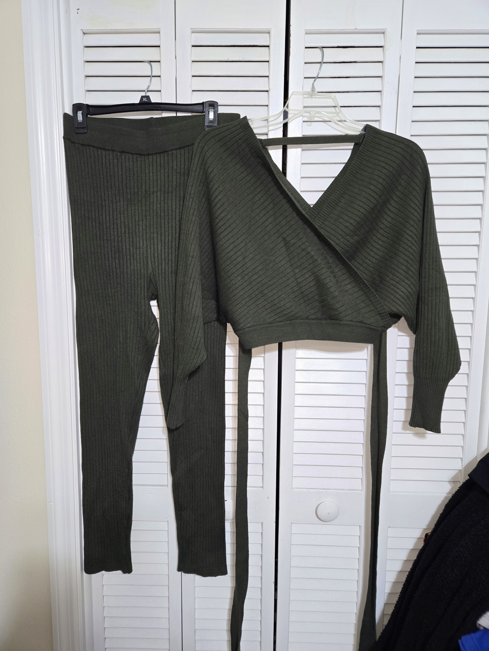 Fashion Nova Women's XL Olive Green Ribbed V-Neck Sweater & Legging Set
